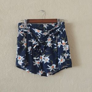 Old Navy Blue Floral Tie Waist Rayon Shorts Sz Small